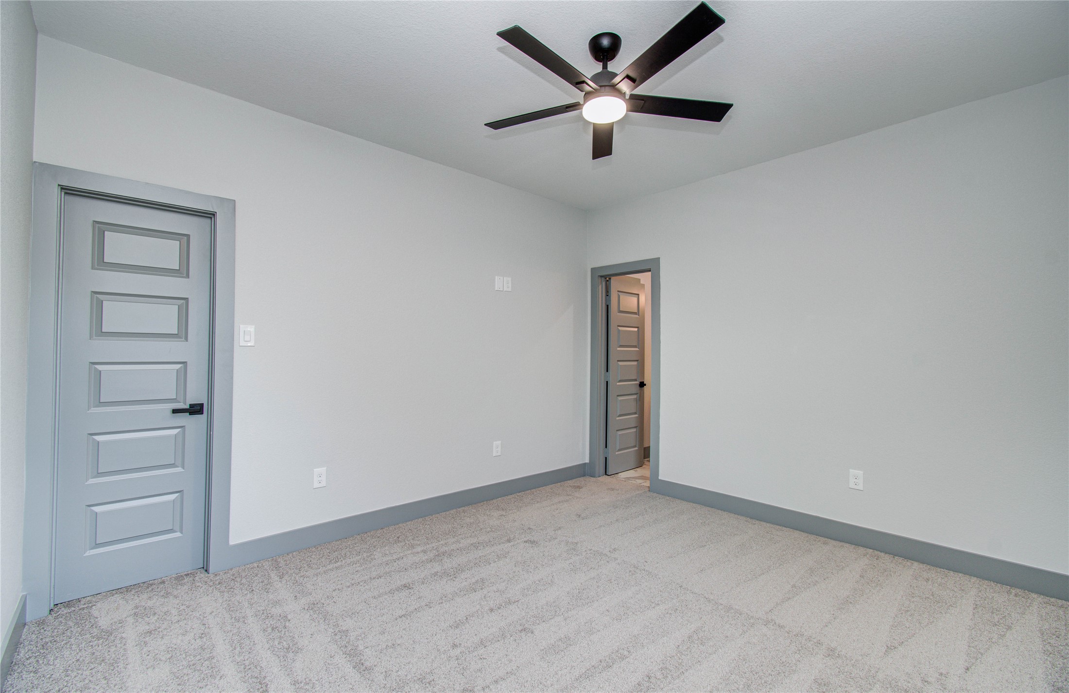 835 South Victory Drive Houston, TX 77088 - Photo 24 of 39