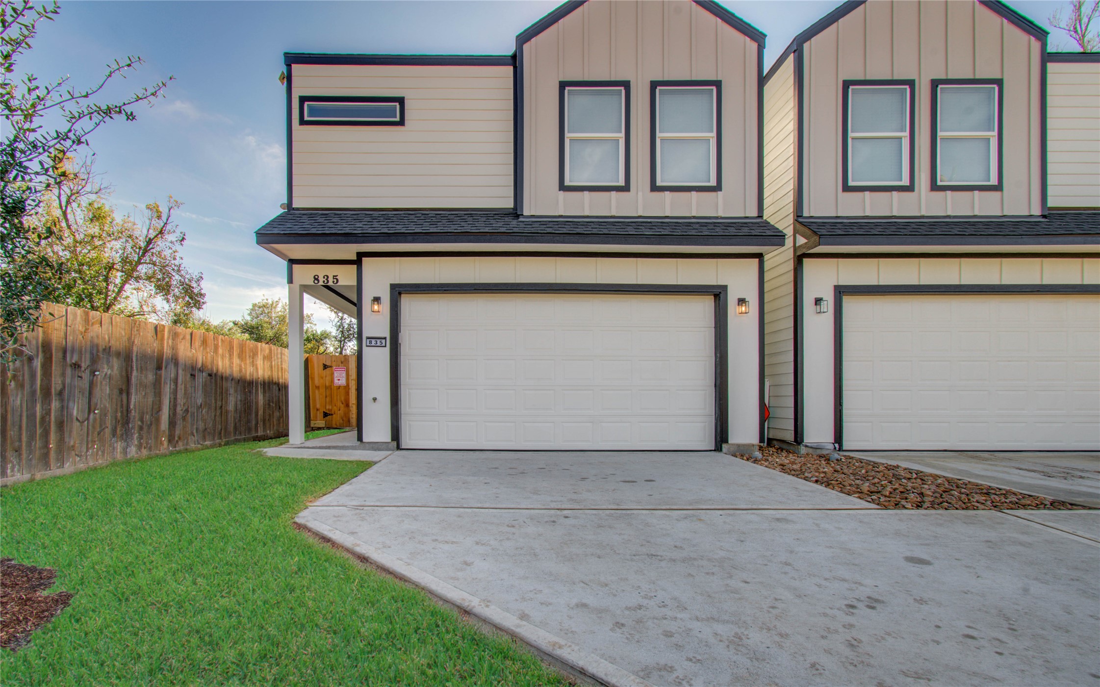 835 South Victory Drive Houston, TX 77088 - Photo 4 of 39