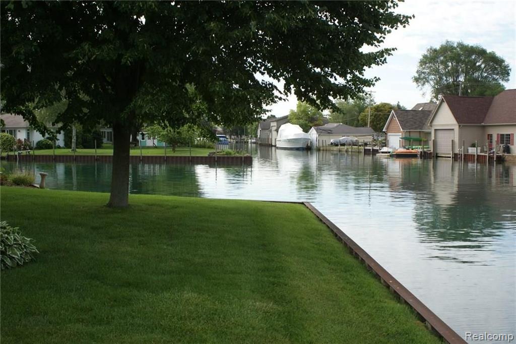 7291 Bluebill Road Algonac, MI 48001 - Photo 7 of 39