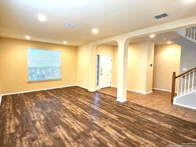 $1,900 | 400 Apache Ledge, Cibolo, TX 78108