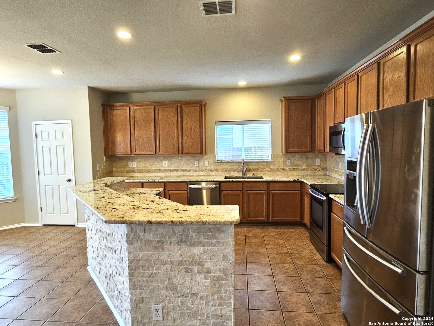 400 Apache Ledge Cibolo, TX 78108 - Photo 2 of 30