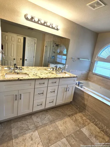 $1,900 | 400 Apache Ledge, Cibolo, TX 78108