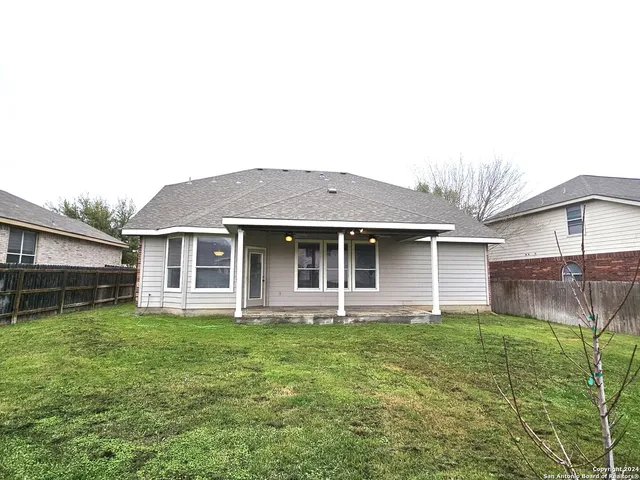 $1,900 | 400 Apache Ledge, Cibolo, TX 78108