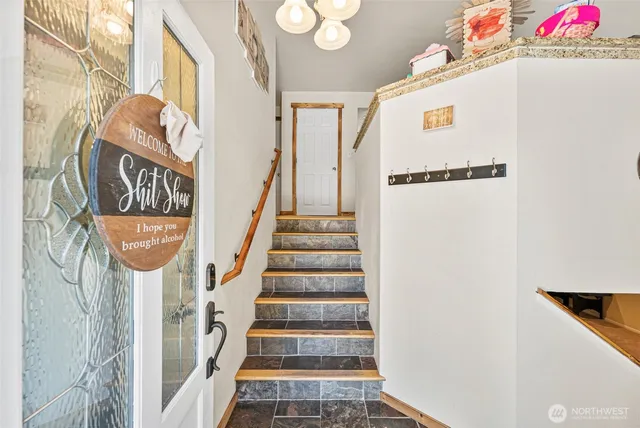 $949,900 | 20311 Orting Kapowsin Highway East, Graham, WA 98338