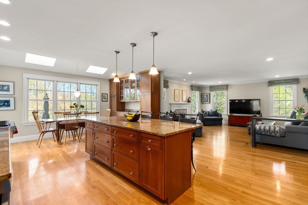 22 Edwardel Road Needham, MA 02492 - Photo 10 of 26