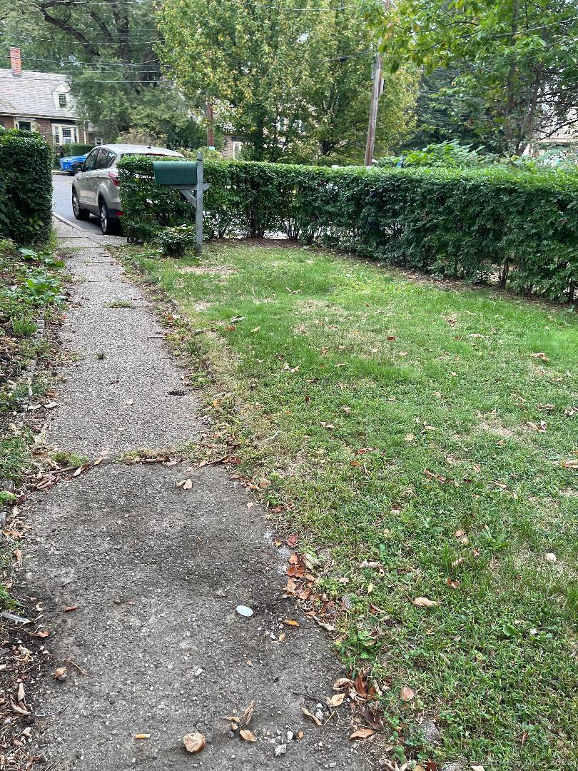 217 Alsace Street Bridgeport, CT 06604 - Photo 4 of 29