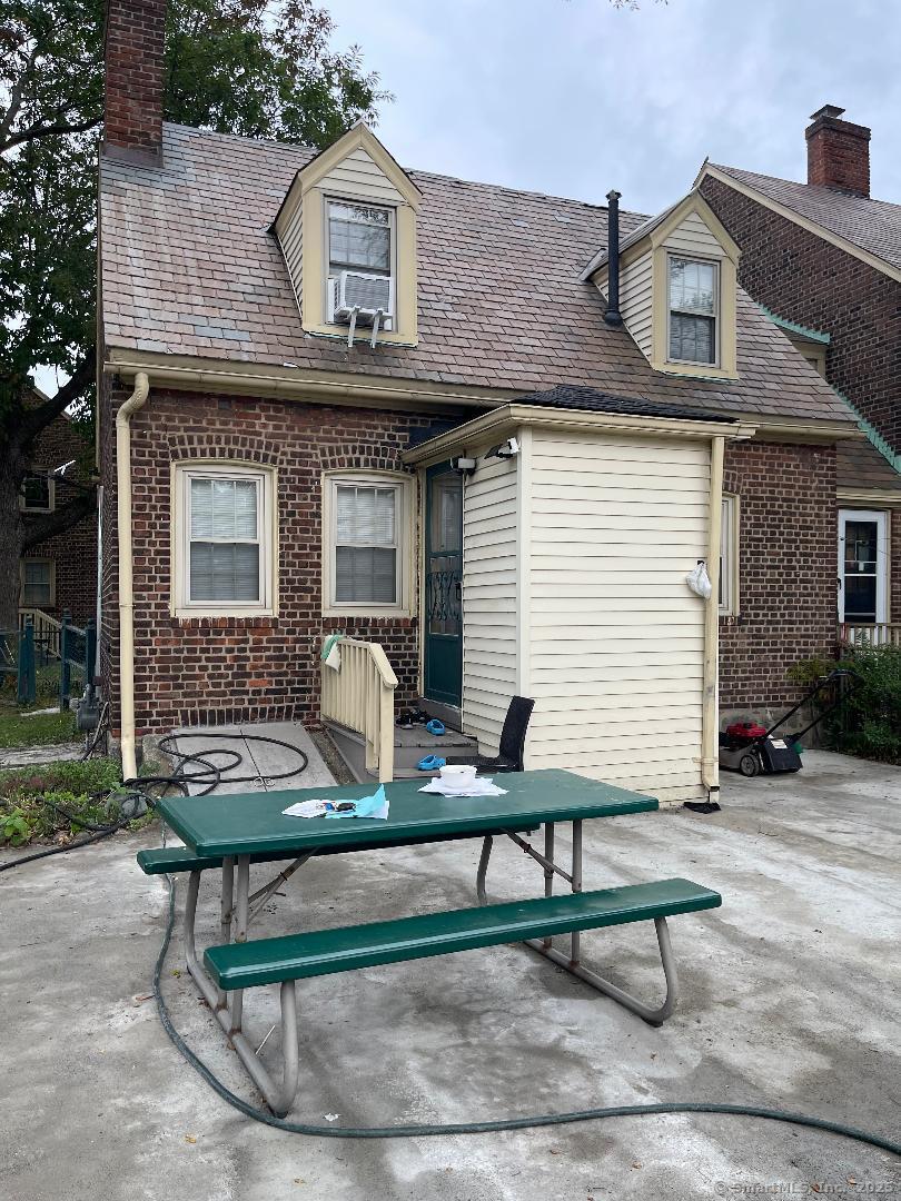 217 Alsace Street Bridgeport, CT 06604 - Photo 10 of 29