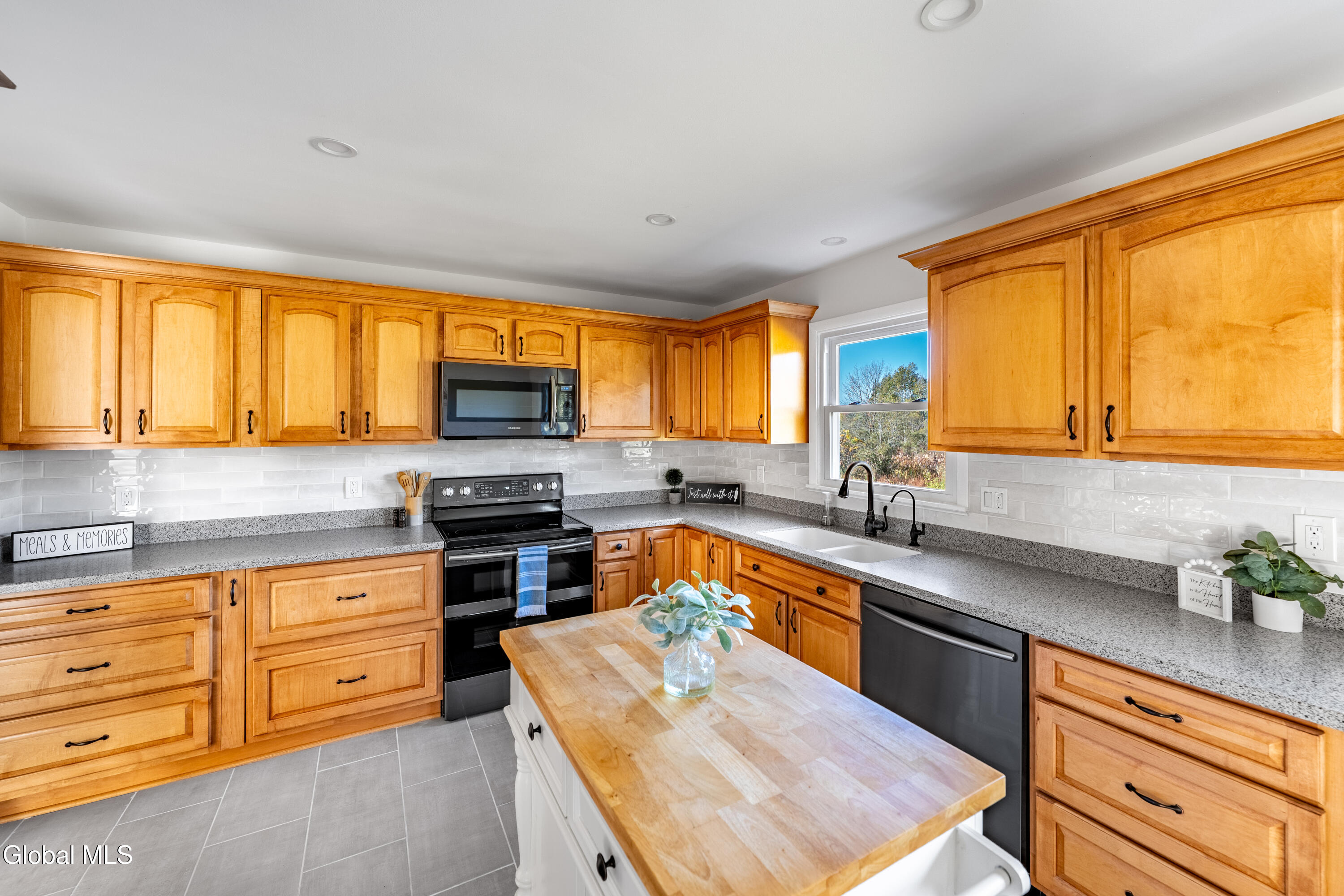 275 Middleline Road Ballston, NY 12020 - Photo 12 of 29 DSC08524-HDR
