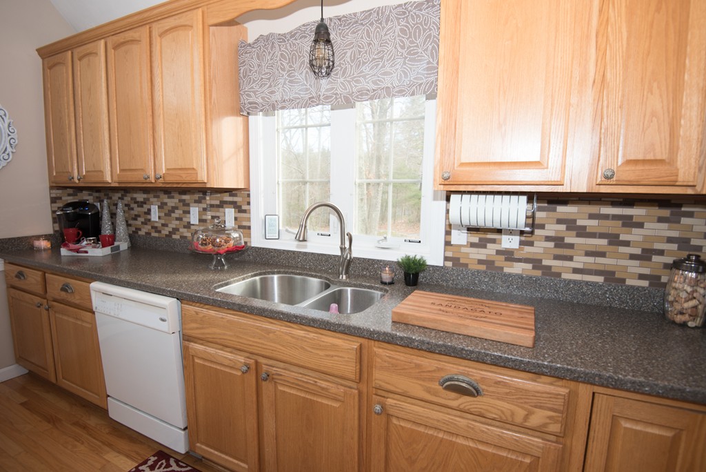 108 Clark Road Spencer, MA 01562 - Photo 4 of 30 Gallery Image 4