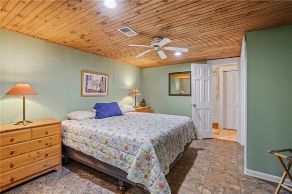 $1,200,000 | 1697 Peninsula Drive, Central City, PA 15926