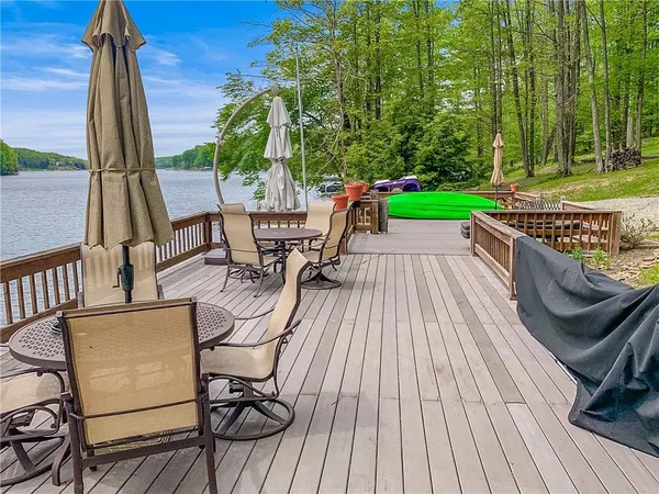 $1,200,000 | 1697 Peninsula Drive, Central City, PA 15926