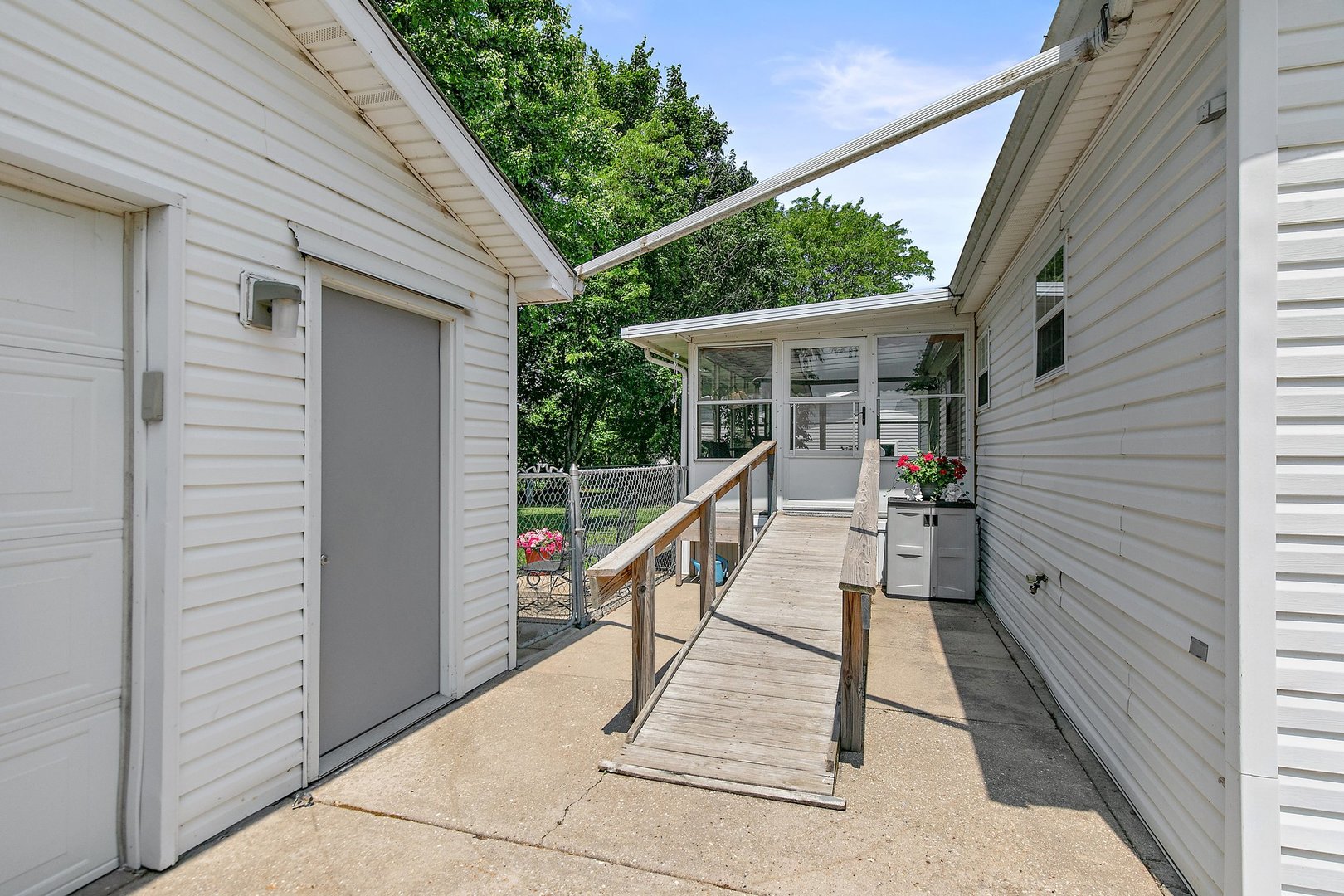 8566 Fig Tree Lane Roscoe, IL 61073 - Photo 13 of 14 a view of entryway with a front door