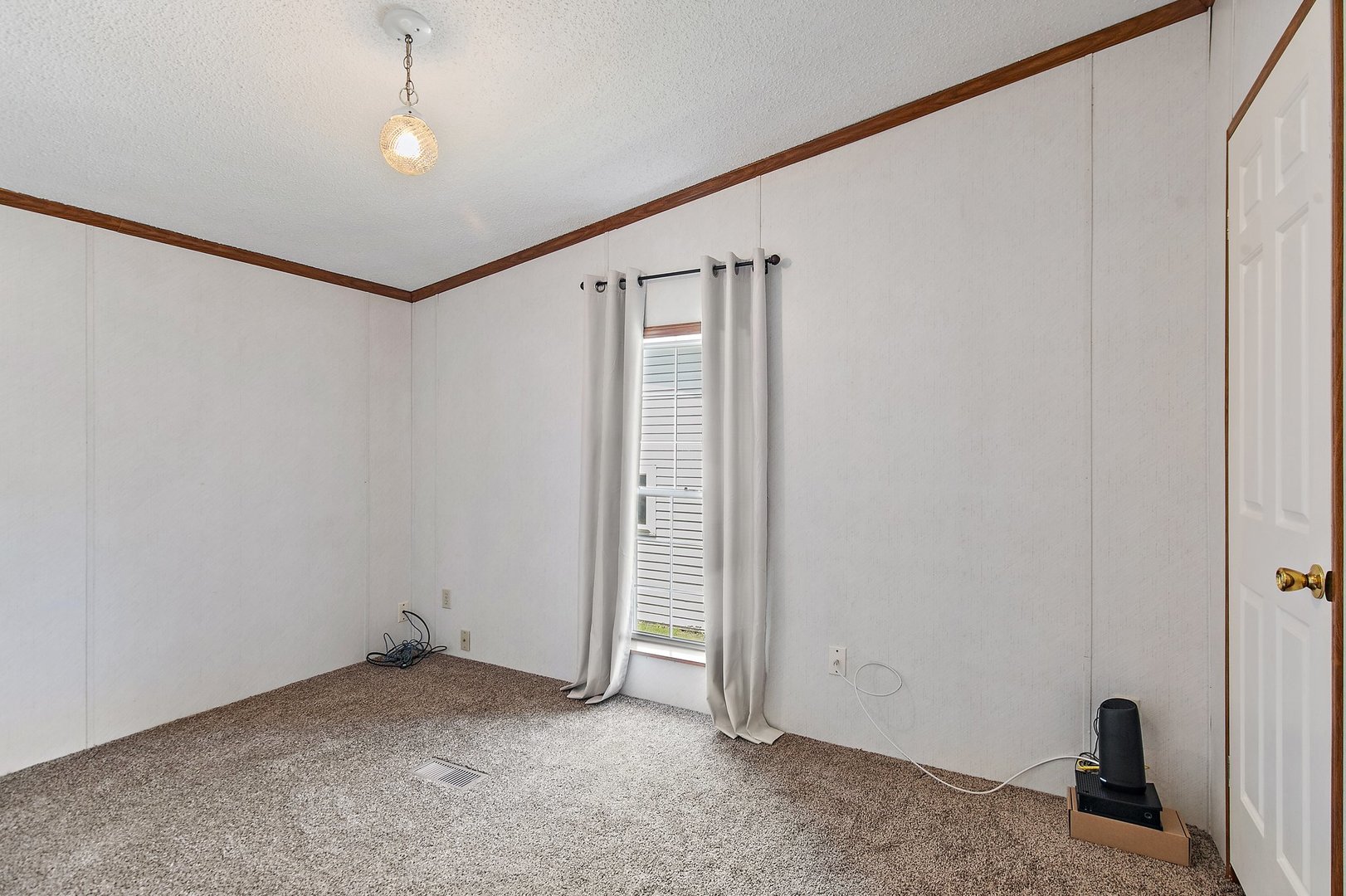 8566 Fig Tree Lane Roscoe, IL 61073 - Photo 10 of 14 an empty room with windows