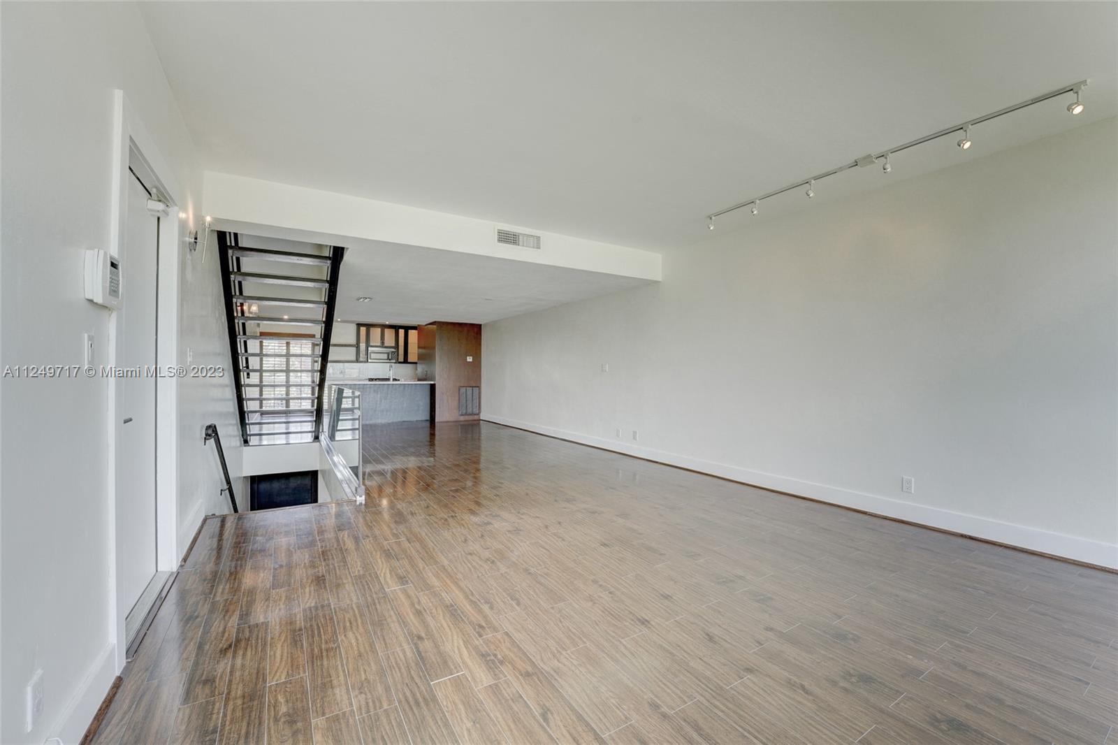 6739 Brookline Drive Hialeah, FL 33015 - Photo 11 of 45