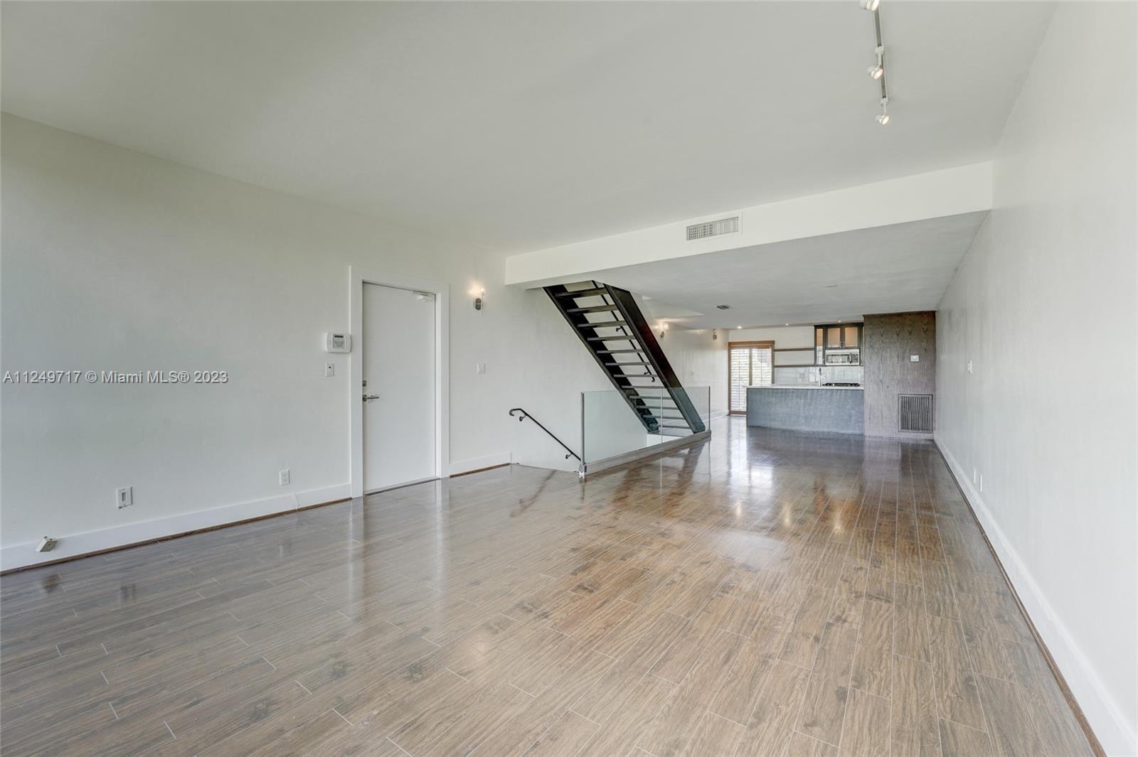 6739 Brookline Drive Hialeah, FL 33015 - Photo 12 of 45