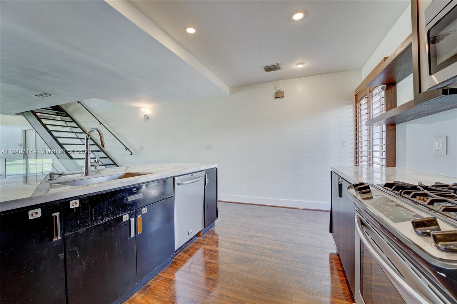 6739 Brookline Drive Hialeah, FL 33015 - Photo 17 of 45