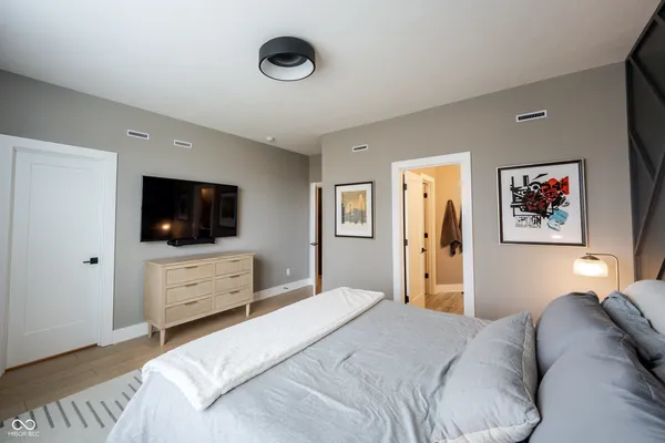 $569,500 | 411 Jersey Street, Westfield, IN 46074