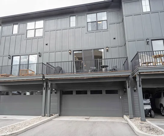 $569,500 | 411 Jersey Street, Westfield, IN 46074