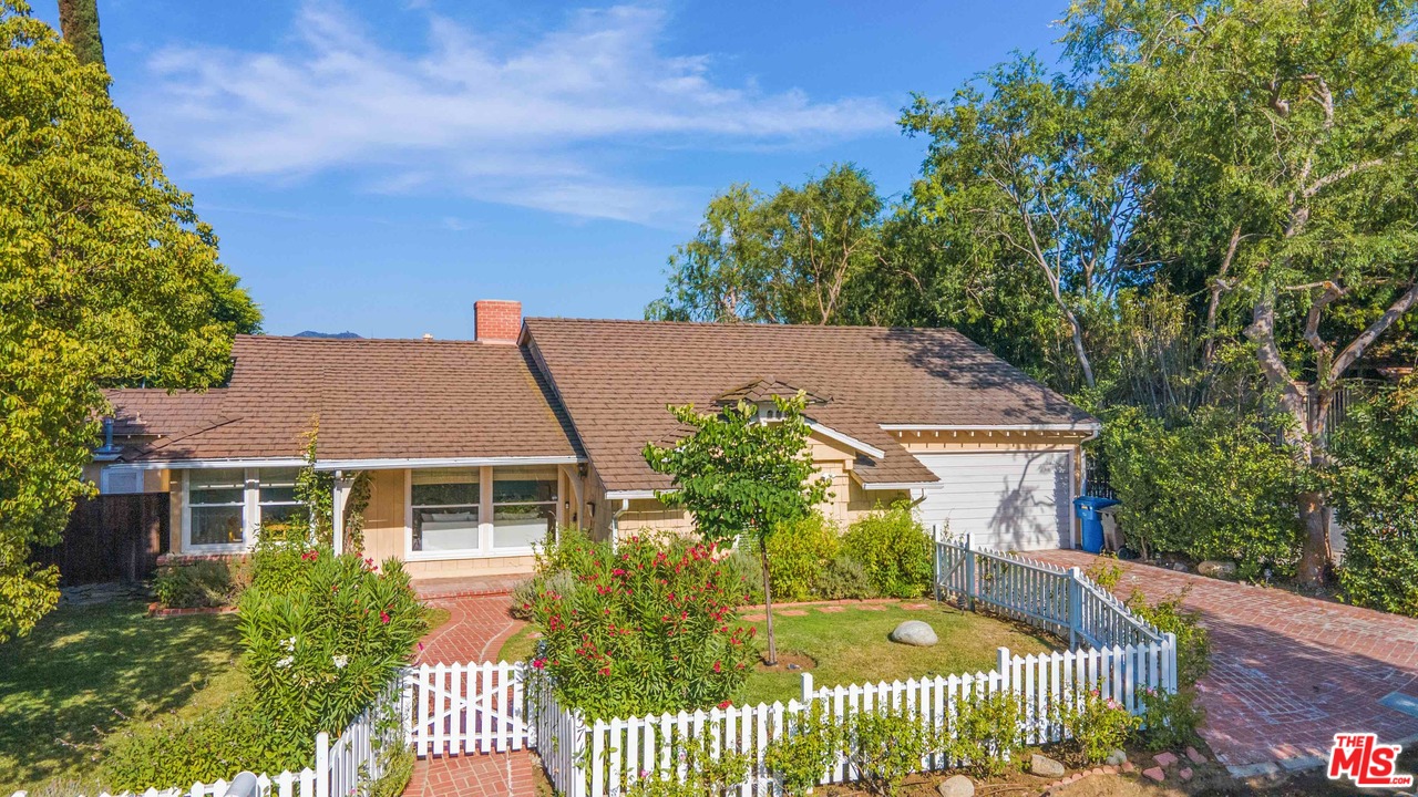 3710 Eureka Drive Studio City, CA 91604 - Photo 3 of 51