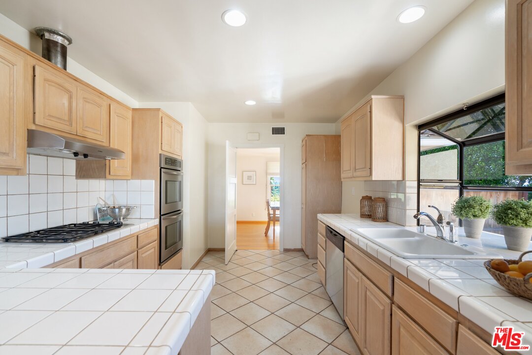 3710 Eureka Drive Studio City, CA 91604 - Photo 29 of 51