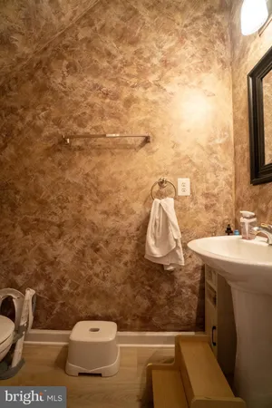 $3,300 | 11443 Fogarty Court, Fairfax, VA 22030