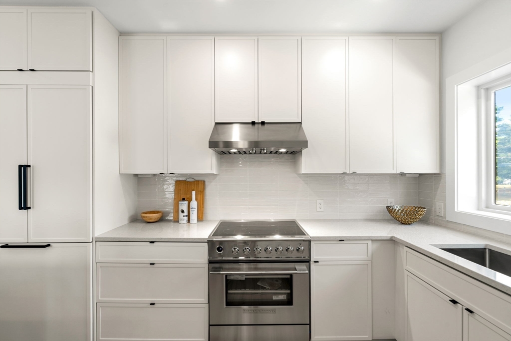 16 Elm Street, Unit 16 Newton, MA 02465 - Photo 10 of 42