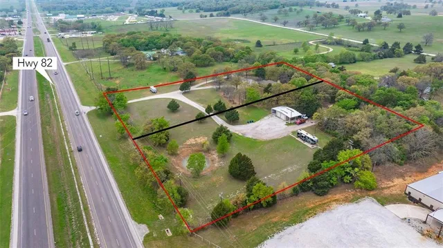 $349,000 | 82 East Highway 82, Gainesville, TX 76240