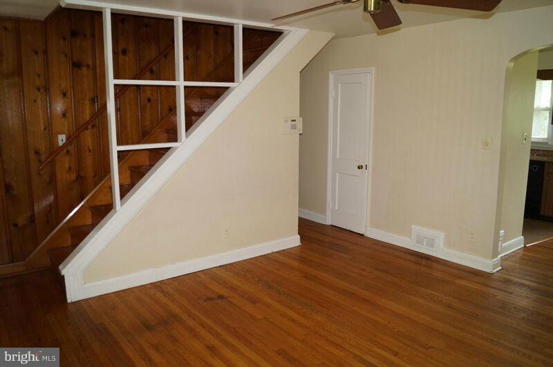 3507 Milford Mill Road Baltimore, MD 21244 - Photo 2 of 15 Living Room