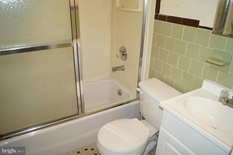 3507 Milford Mill Road Baltimore, MD 21244 - Photo 6 of 15 Bath