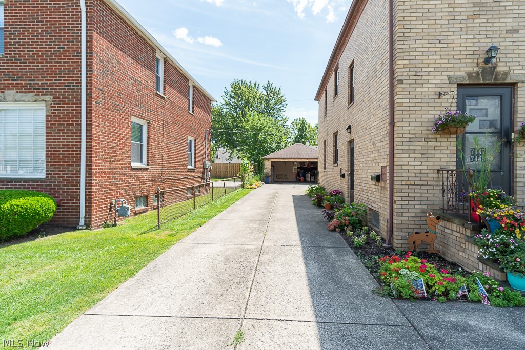 7445 Pearl Road Cleveland, OH 44130 - Photo 4 of 35