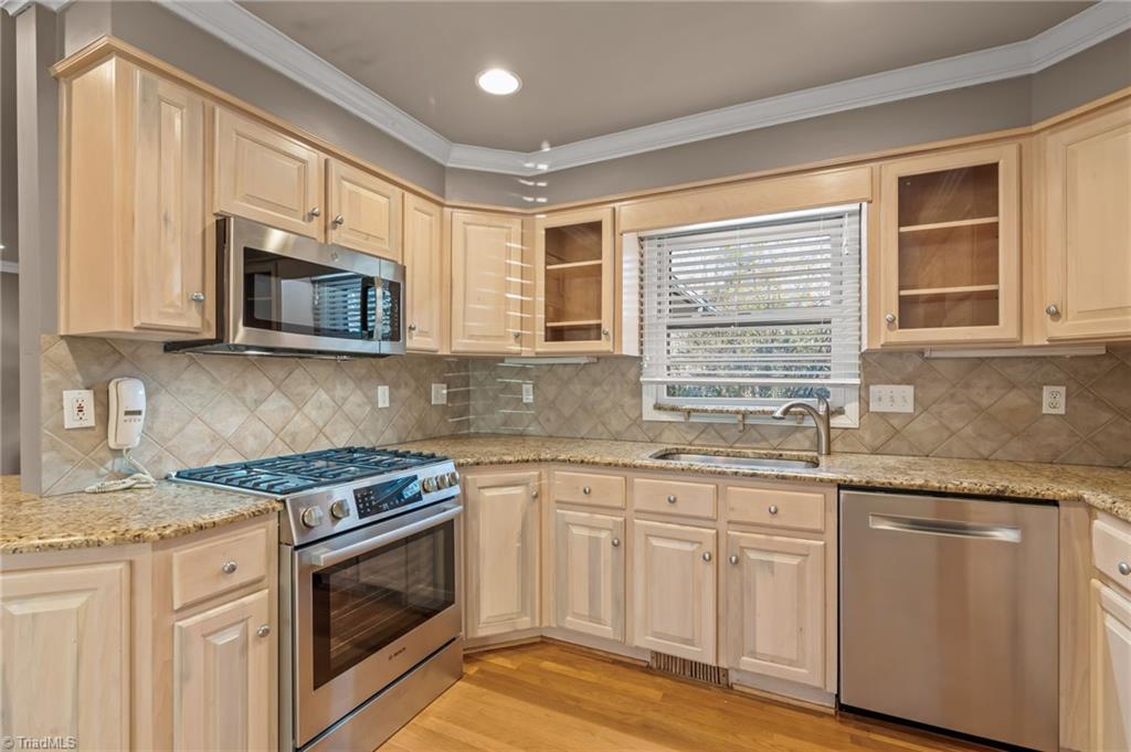 1024 Cantering Road High Point, NC 27262 - Photo 11 of 50 Gallery Image 11