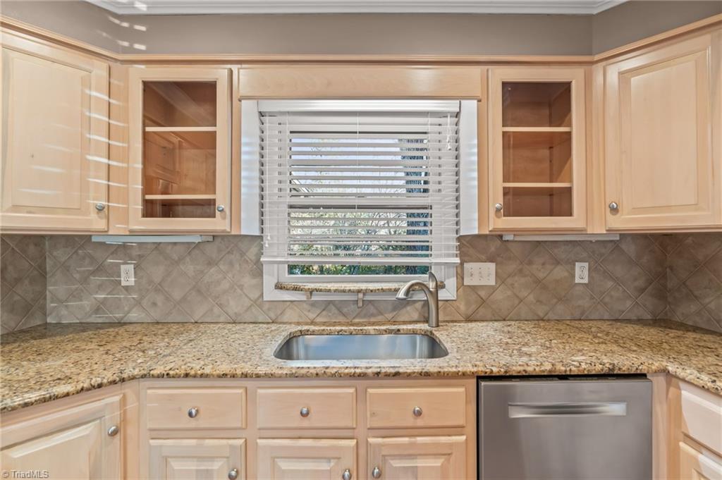 1024 Cantering Road High Point, NC 27262 - Photo 13 of 50 Gallery Image 13