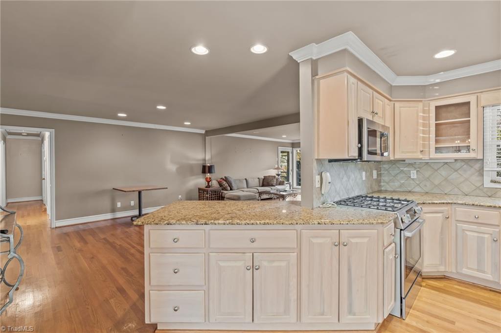 1024 Cantering Road High Point, NC 27262 - Photo 15 of 50 Gallery Image 15