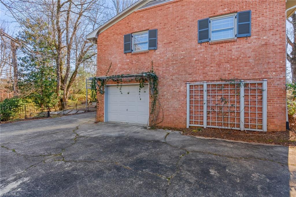 1024 Cantering Road High Point, NC 27262 - Photo 42 of 50 Gallery Image 42