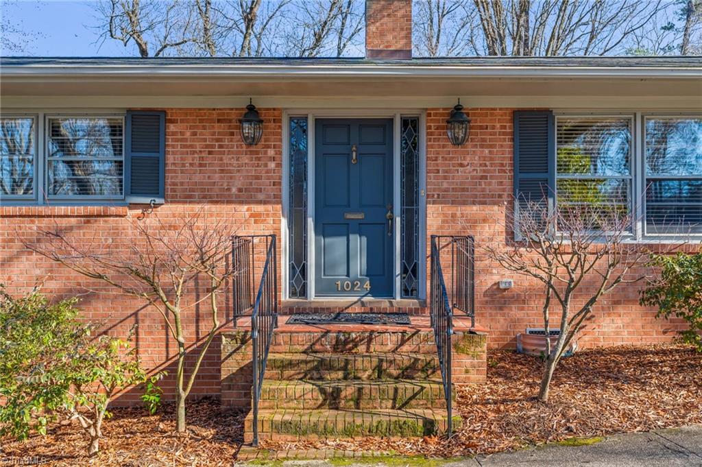 1024 Cantering Road High Point, NC 27262 - Photo 5 of 50 Gallery Image 5