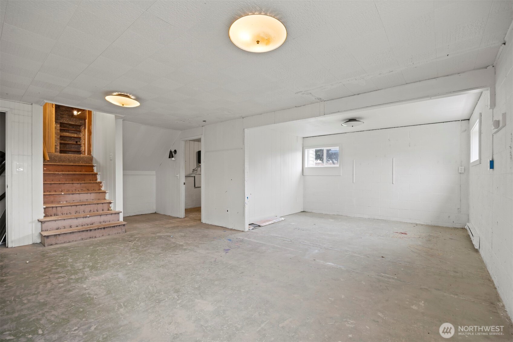 21275 Lafayette Road Sedro-Woolley, WA 98284 - Photo 28 of 40 an empty room with a window