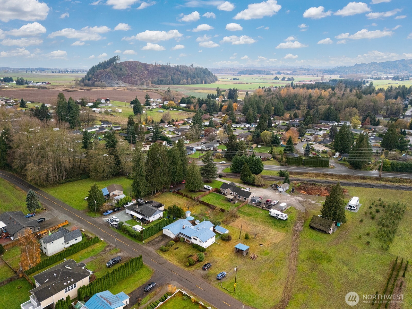 21275 Lafayette Road Sedro-Woolley, WA 98284 - Photo 4 of 40 a view of a lake in middle of the town