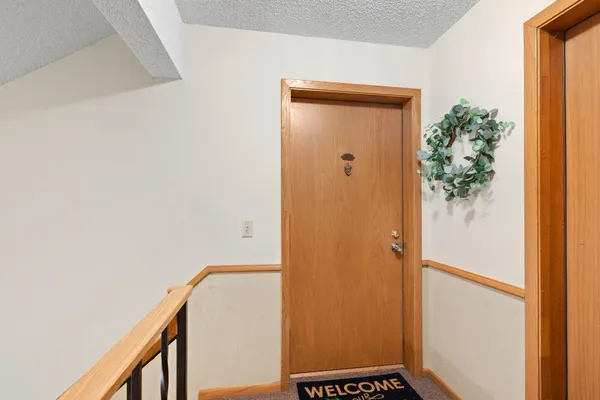 $182,000 | 2644 Lake Ct Drive, Unit 31, Mounds View, MN 55112
