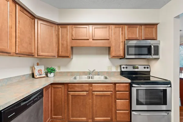 $182,000 | 2644 Lake Ct Drive, Unit 31, Mounds View, MN 55112