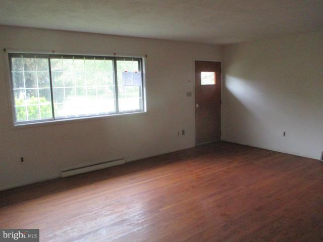1424 Old Stepney Road Aberdeen, MD 21001 - Photo 14 of 18 Living Room