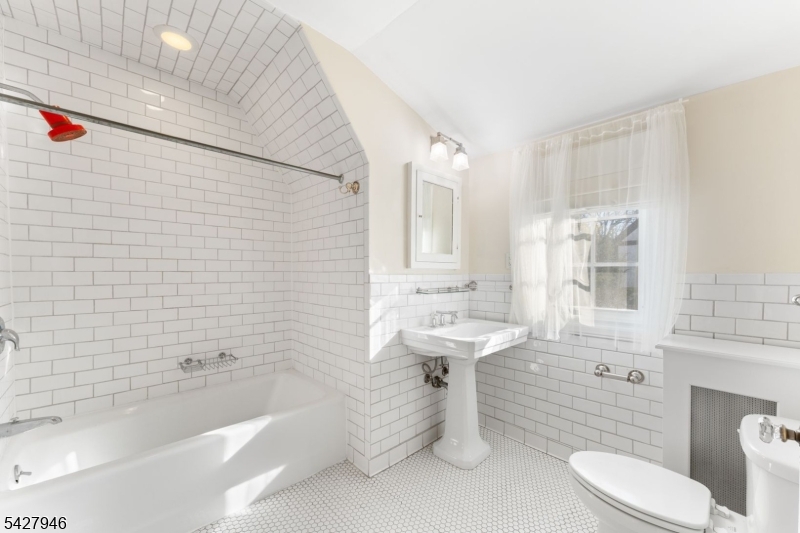 57 Pomander Walk Ridgewood, NJ 07450 - Photo 16 of 31