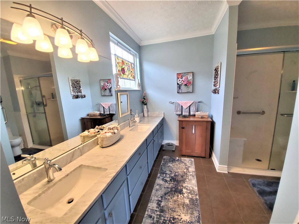 2347 Roxbury Road Avon, OH 44011 - Photo 9 of 35 Extra large master bathroom with new marble counter and double sink.