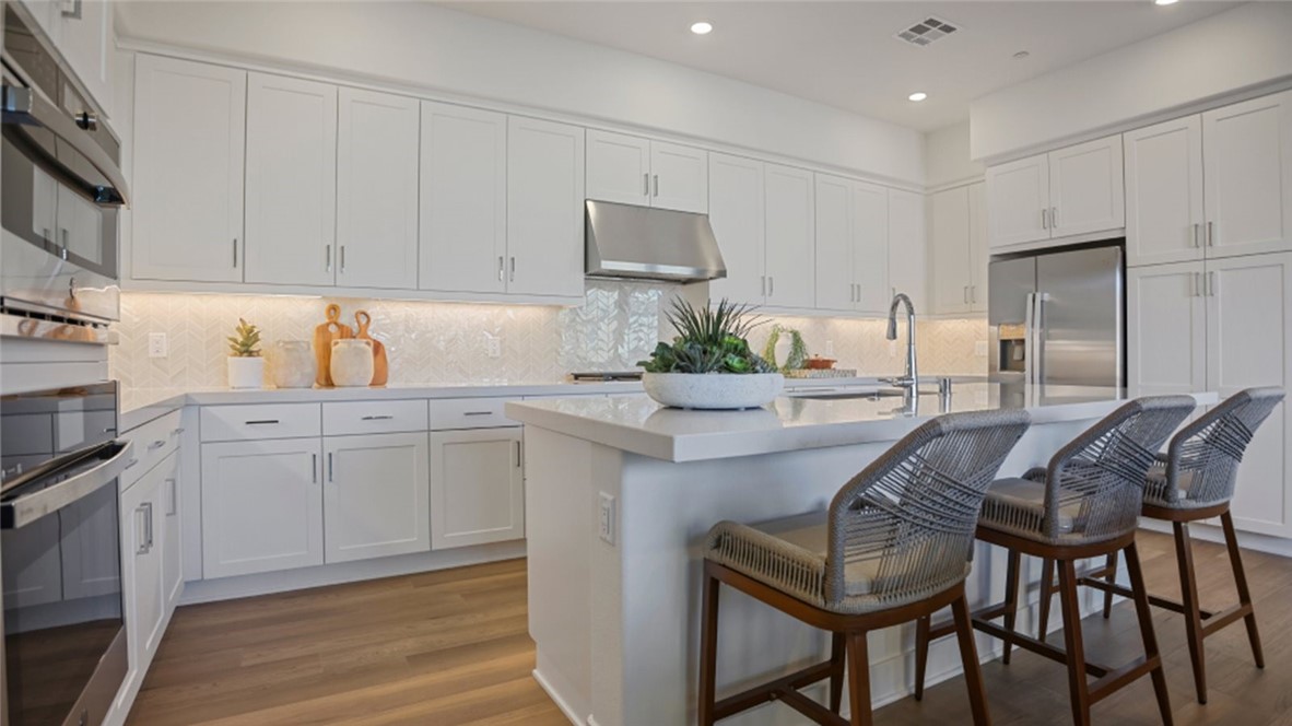 142 Billings Irvine, CA 92618 - Photo 3 of 34 Photos shown are of model only- not actual homesite.