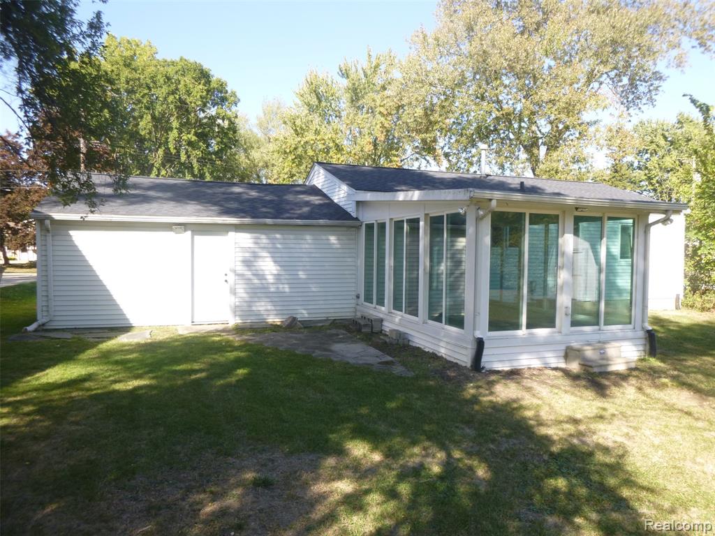 2936 Wisconsin Road Troy, MI 48083 - Photo 6 of 23