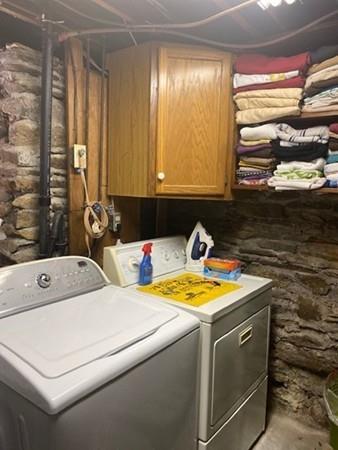 70 Cutler Road Holden, MA 01522 - Photo 24 of 28 a utility room with washer and dryer