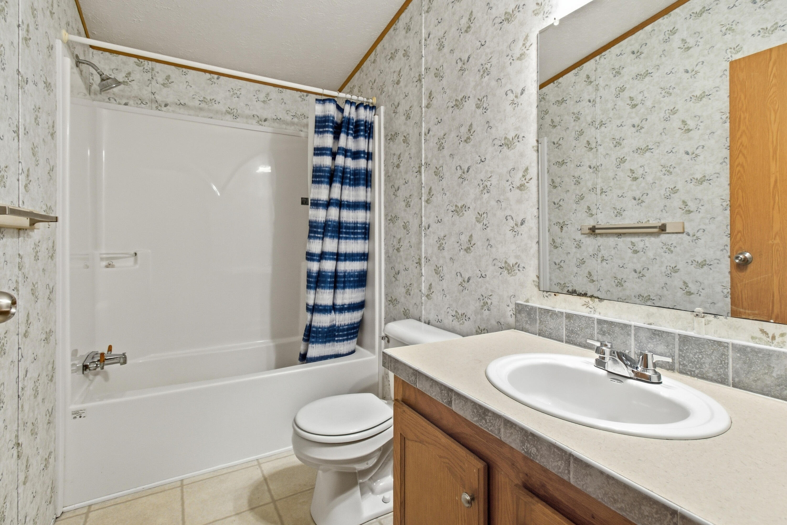 19 Terrace View Sabattus, ME 04280 - Photo 21 of 34 19 Terrace Sabattus-28