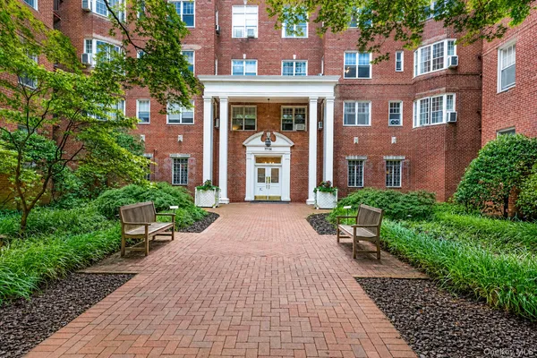 $225,000 | 77-14 113th Street, Unit 6R | Forest Hills