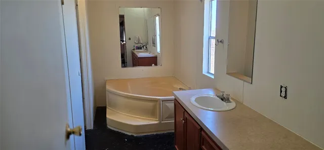 $599,000 | 9338 San Marcos Highway, Lockhart, TX 78644