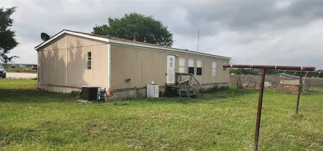 $599,000 | 9338 San Marcos Highway, Lockhart, TX 78644