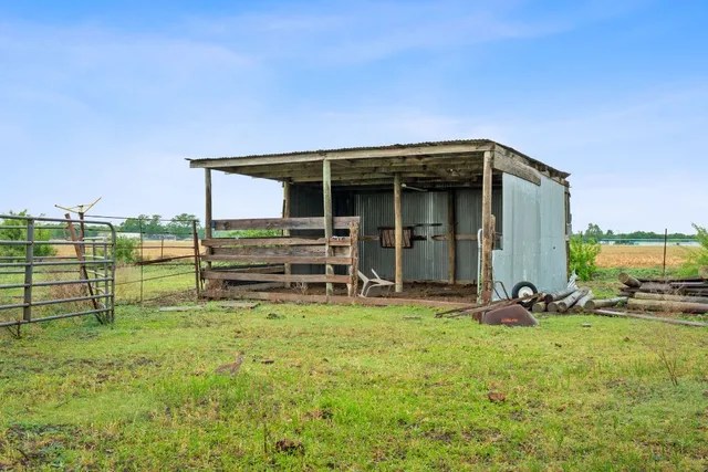 $599,000 | 9338 San Marcos Highway, Lockhart, TX 78644